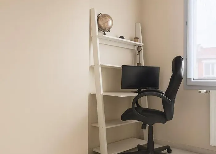 Maison Chardonnerets - Poitiers بيت ضيافة 3*